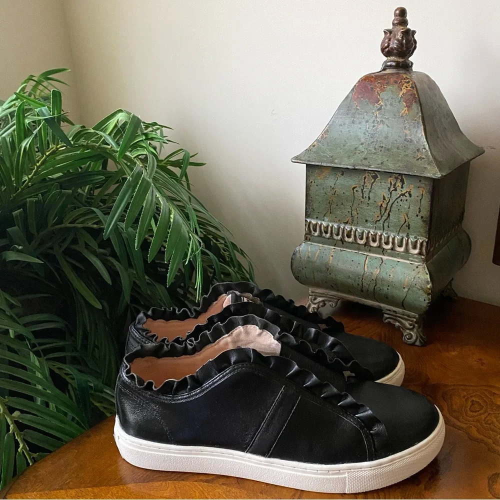 Kate Spade Lance Ruffle Sneakers